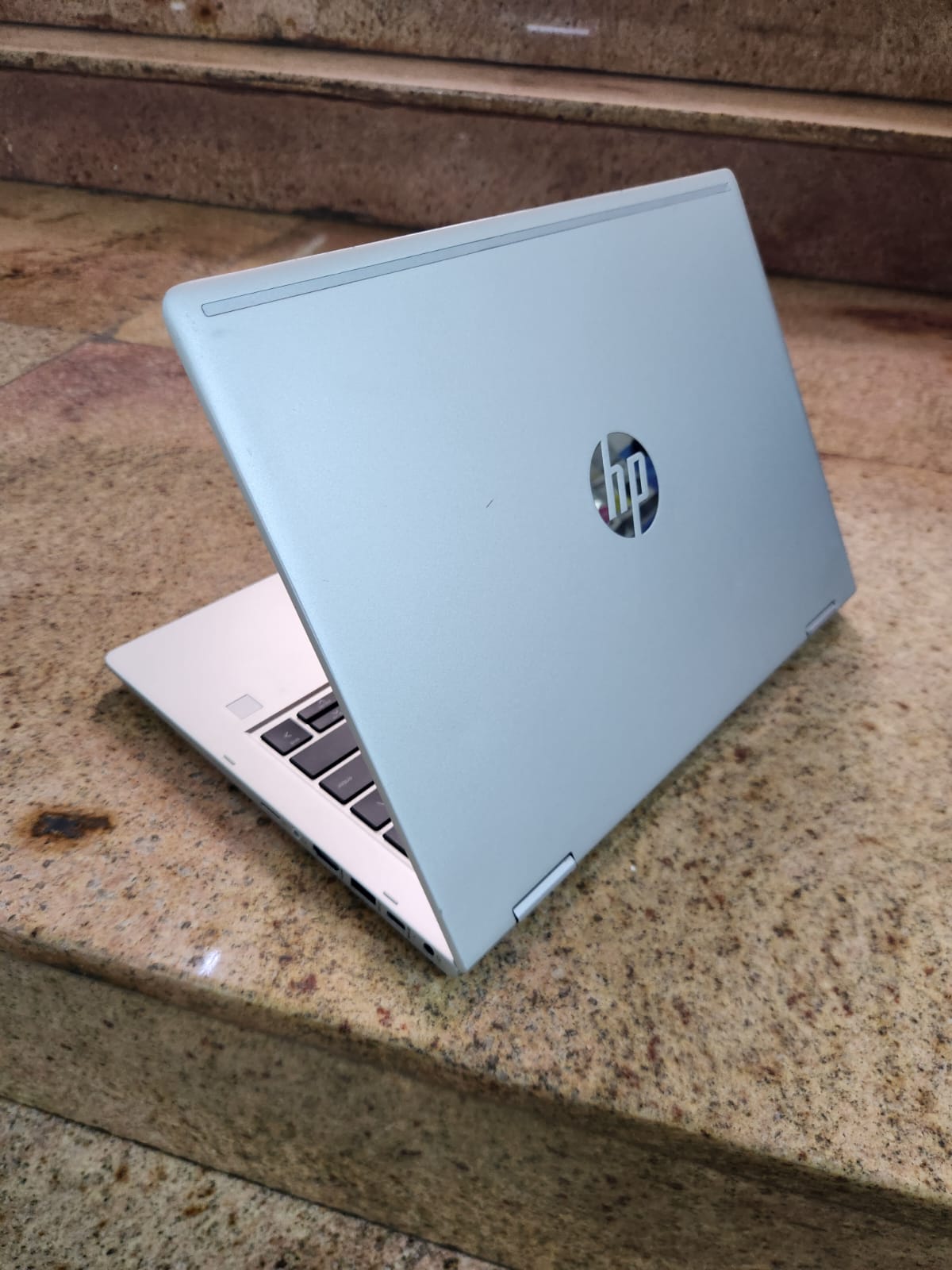 HP ProBook 2 HP ProBook side-view